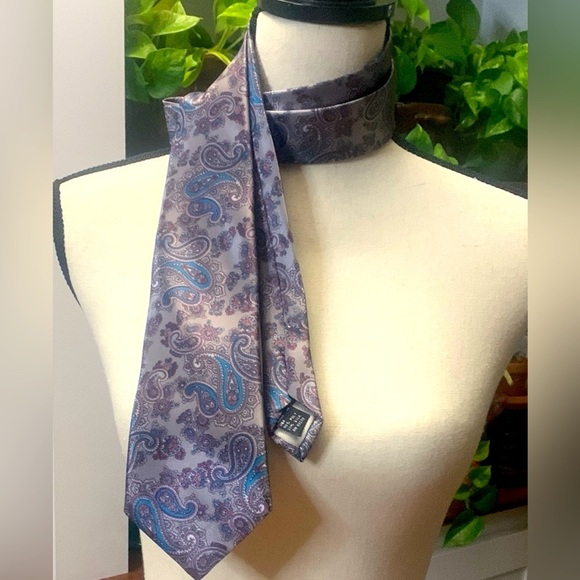 Geoffrey Beene 100% silk Gray Silver Teal Pink Paisley Tie 60" EUC - Picture 1 of 8